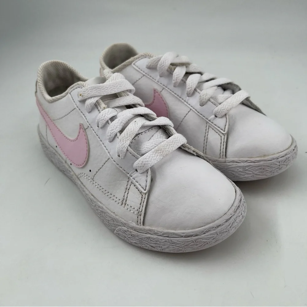 Nike Girls Blazer Low-SZ 12 C-White Pink Swoosh Lace-Up Leather Athletic Sneaker